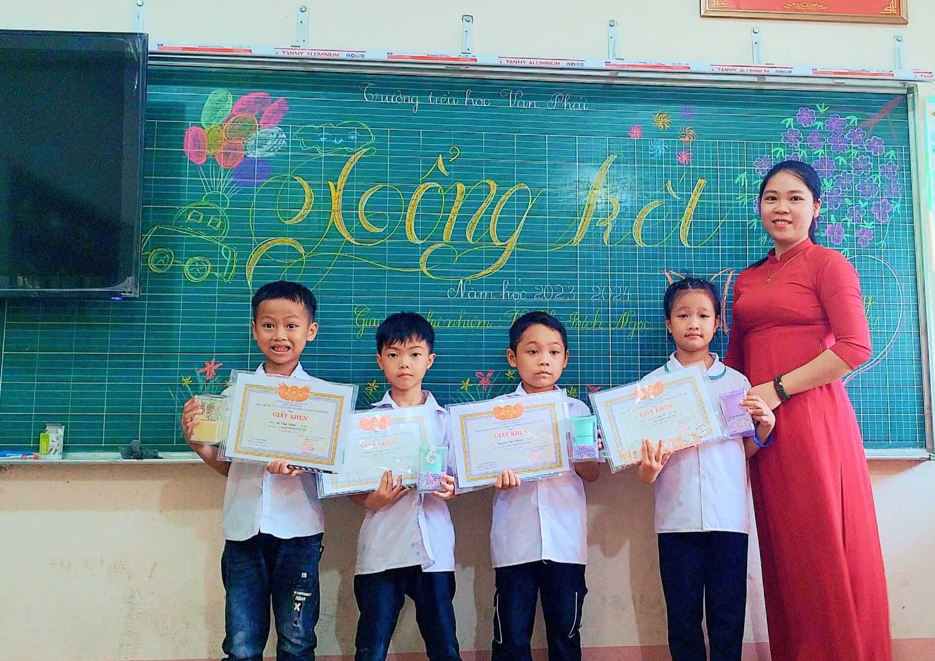 Cô Giang Tiền Tiểu Học Tác giả trang Kho Tiền Tiểu Học